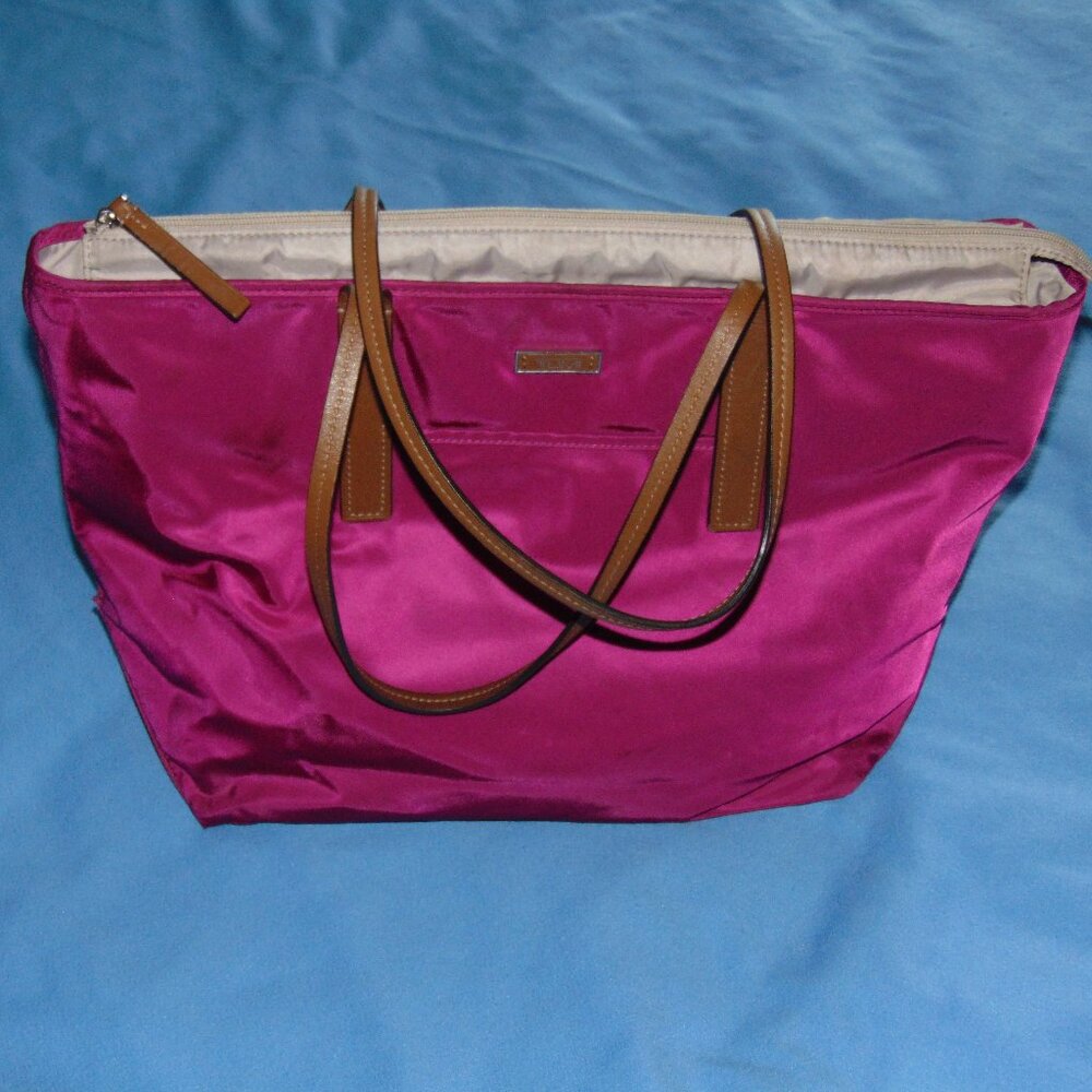 TUMI NYLON Q TOTE MAGENTA
